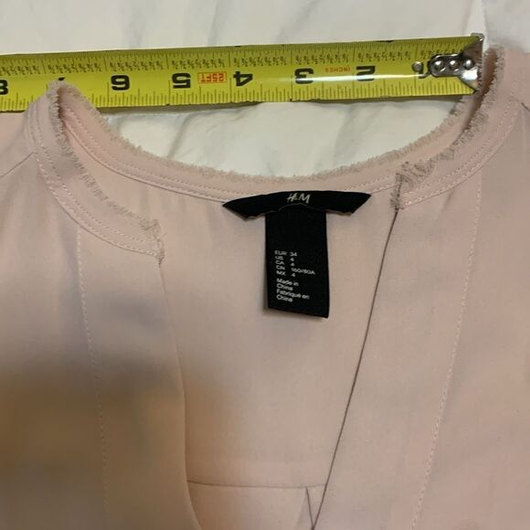 H&M, blouse, sleeveless, button down rough hewn edges, size 4 - Picture 13 of 14